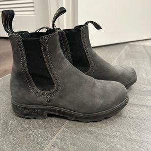 Women’s Blundstone Chelsea boots